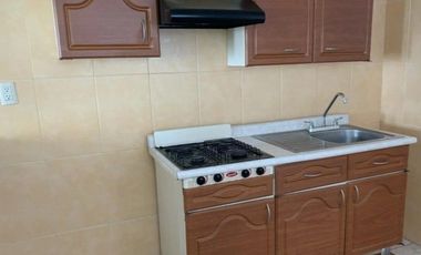PRECIOSA Y AMPLIA CASA, EXCELENTE UBICACIÓN CERCA DEL CENTRO DE TOLUCA Y DEL AEROPUERTO INTERNACIONAL -NO CRÉDITOS-