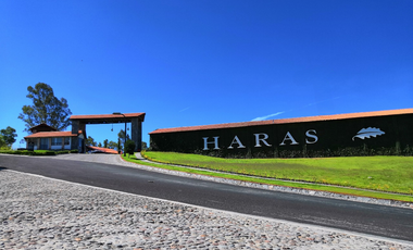 Lote residencial en venta bardeado en Haras del Bosque