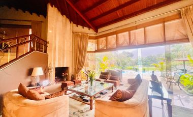 VENTA DE BELLA CASA MUY BIEN CONSERVADA