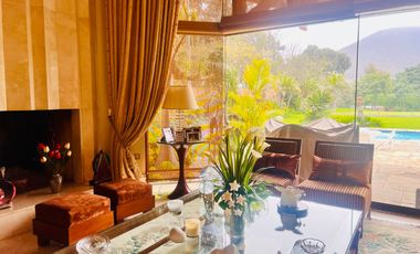 VENTA DE BELLA CASA MUY BIEN CONSERVADA