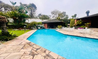 VENTA DE BELLA CASA MUY BIEN CONSERVADA