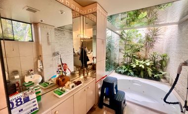 VENTA DE BELLA CASA MUY BIEN CONSERVADA