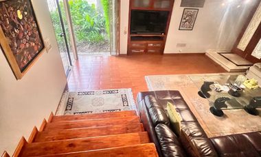 VENTA DE BELLA CASA MUY BIEN CONSERVADA