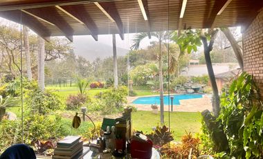 VENTA DE BELLA CASA MUY BIEN CONSERVADA