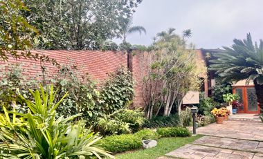 VENTA DE BELLA CASA MUY BIEN CONSERVADA