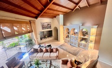 VENTA DE BELLA CASA MUY BIEN CONSERVADA