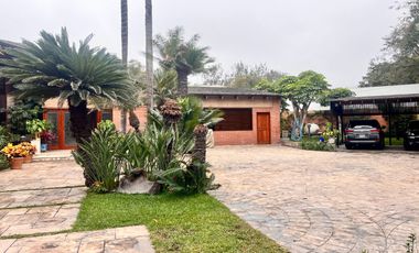 VENTA DE BELLA CASA MUY BIEN CONSERVADA
