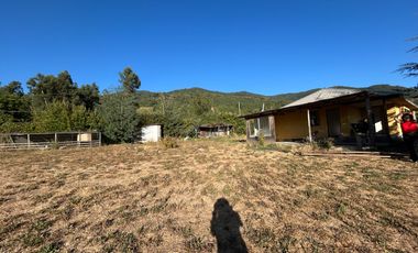 SE VENDE o ARRIENDA CABAÑA DE  3D 2B  A PASOS LAGO COLBUN  EL COLORADO, SAN CLEMENTE CHILE