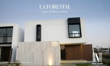 CASA EN VENTA EN LA FORESTAL, LAGOS DE MORELOS JALISCO.