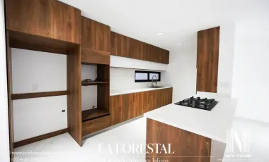 CASA EN VENTA EN LA FORESTAL, LAGOS DE MORELOS JALISCO.