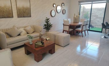 Venta de casa en altos del marques, a un costado del Campanario