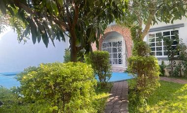 ¡¡VENDO CASA CON ALBERCA 300M2 Y 5 HAB EN LA COL BENITO JUAREZ CUAUTLA MORELOS!!