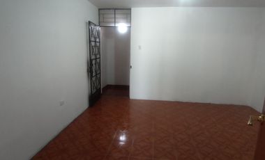 VENDO CASA A PRECIO DE DEPARTAMENTO URB. LOS EDUCADORES , PIURA