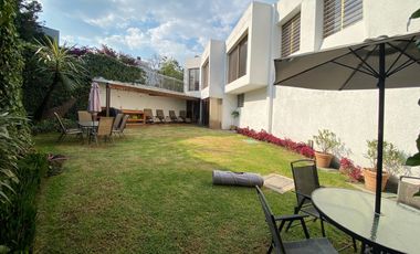 Excelente casa, a unos pasos del Parque Blvd de la Luz