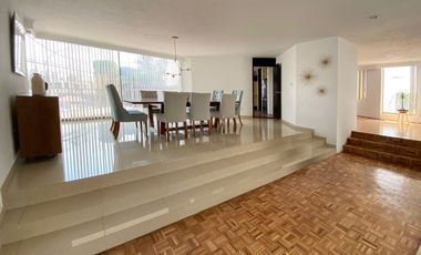 Excelente casa, a unos pasos del Parque Blvd de la Luz