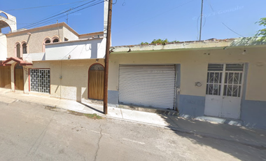 CASA EN VENTA EN LA COLONIA 2 DE ABRIL EN PAJACUARAN, MICHOACAN - SF