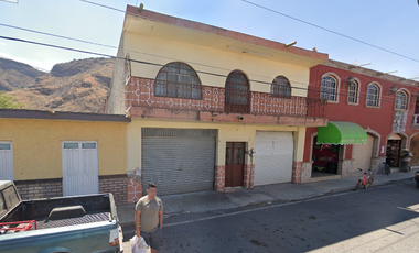 CASA EN VENTA EN LA COLONIA 2 DE ABRIL EN PAJACUARAN, MICHOACAN - SF