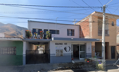 CASA EN VENTA EN LA COLONIA 2 DE ABRIL EN PAJACUARAN, MICHOACAN - SF