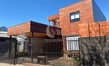 Casa Familiar en Venta en Jardines del Claro, Pucón