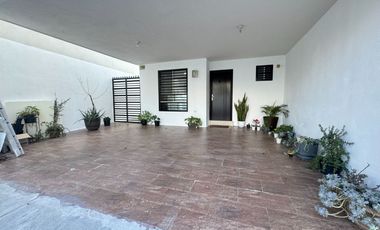 CASA EN VENTA EN CUMBRES SAN PATRICIO COLONIA PRIVADA CON AMENIDADES