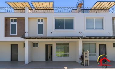 Casa en venta con roof garden conjunto privado Cuautlancingo