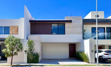 Casa en venta con recámara en planta baja