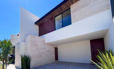 Casa en venta con recámara en planta baja