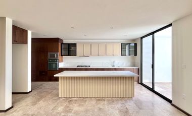 Casa en venta con recámara en planta baja