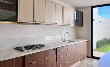 Casa en venta con recámara en planta baja