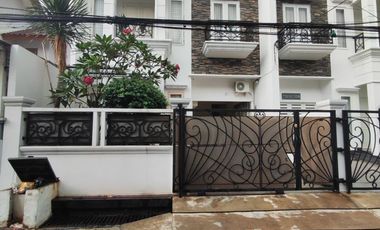 Rumah full furnish design classic di cempaka putih jakarta pusat