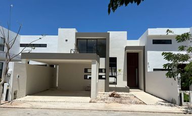 Hermosa Casa en Privada Canaria, Conkal, Yucatán