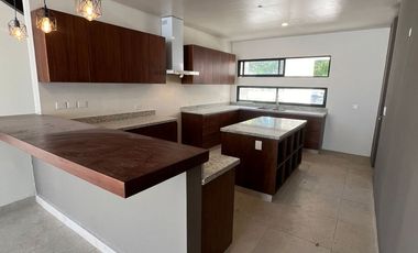 Hermosa Casa en Privada Canaria, Conkal, Yucatán