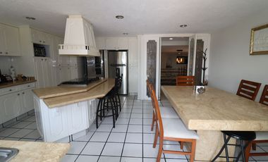 Residencia en venta con 5 habitaciones en Lomas del Marmol