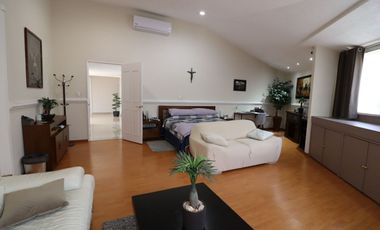 Residencia en venta con 5 habitaciones en Lomas del Marmol