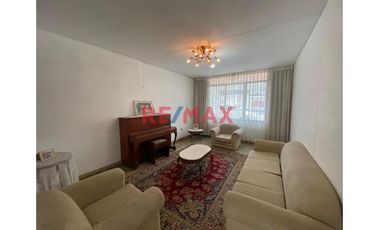 Amplia Casa En Venta En Urb. Bancaria //  ID: 1130406