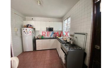 Amplia Casa En Venta En Urb. Bancaria //  ID: 1130406