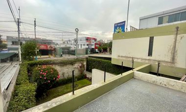Se Alquila Casa Comercial En Av. Independencia Con La Salle