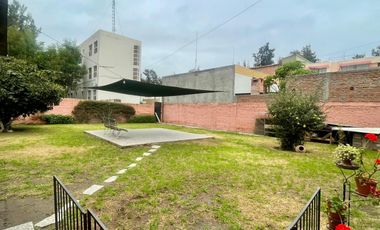 Se Alquila Casa Comercial En Av. Independencia Con La Salle