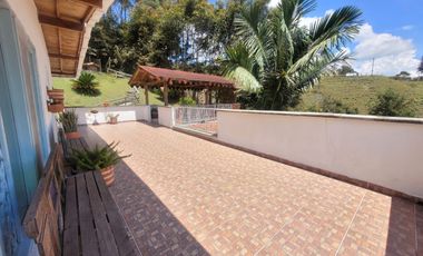 SE ARRIENDA/VENDE FINCA EN MARINILLA ANTIOQUIA