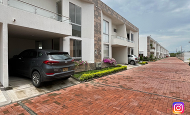 SE VENDE CASA 2P CONDOMINIO AREZZO - NEIVA (H)