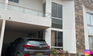 SE VENDE CASA 2P CONDOMINIO AREZZO - NEIVA (H)