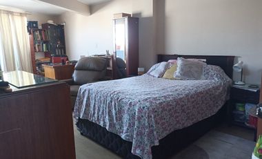 VENDO DEPARTAMENTO DÚPLEX MAS COCHERA Y DEPOSITO