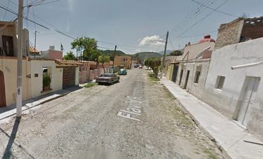 EXCELENTE PROPIEDAD UBICADA EN LA COLONIA CHAPALA CENTRO, EN CHAPALA, JALISCO