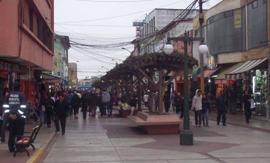 ALQUILO LOCAL COMERCIAL FRENTE AL MERCADO DE MAGDALENA