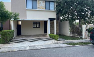 Casa en Privada Cumbres Novonorte en Conkal