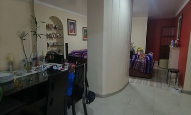 VENDO CASA DE 3 PISOS URB. MIRAFLORES (ALORA)