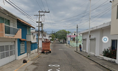 HERMOSA CASA EN REMATE, REVOLUCIÓN, BOCA DEL RÍO, VERACRUZ.