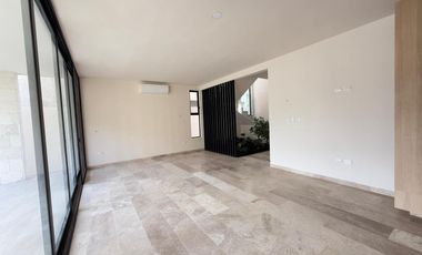 Casa de lujo en venta en Mérida ubicada en la zona del Yucatán country club