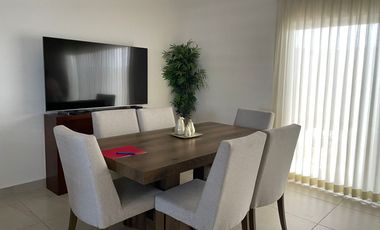 Casa amueblada en Renta en Fracc. Privado frente al parque.