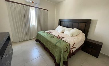 Casa amueblada en Renta en Fracc. Privado frente al parque.